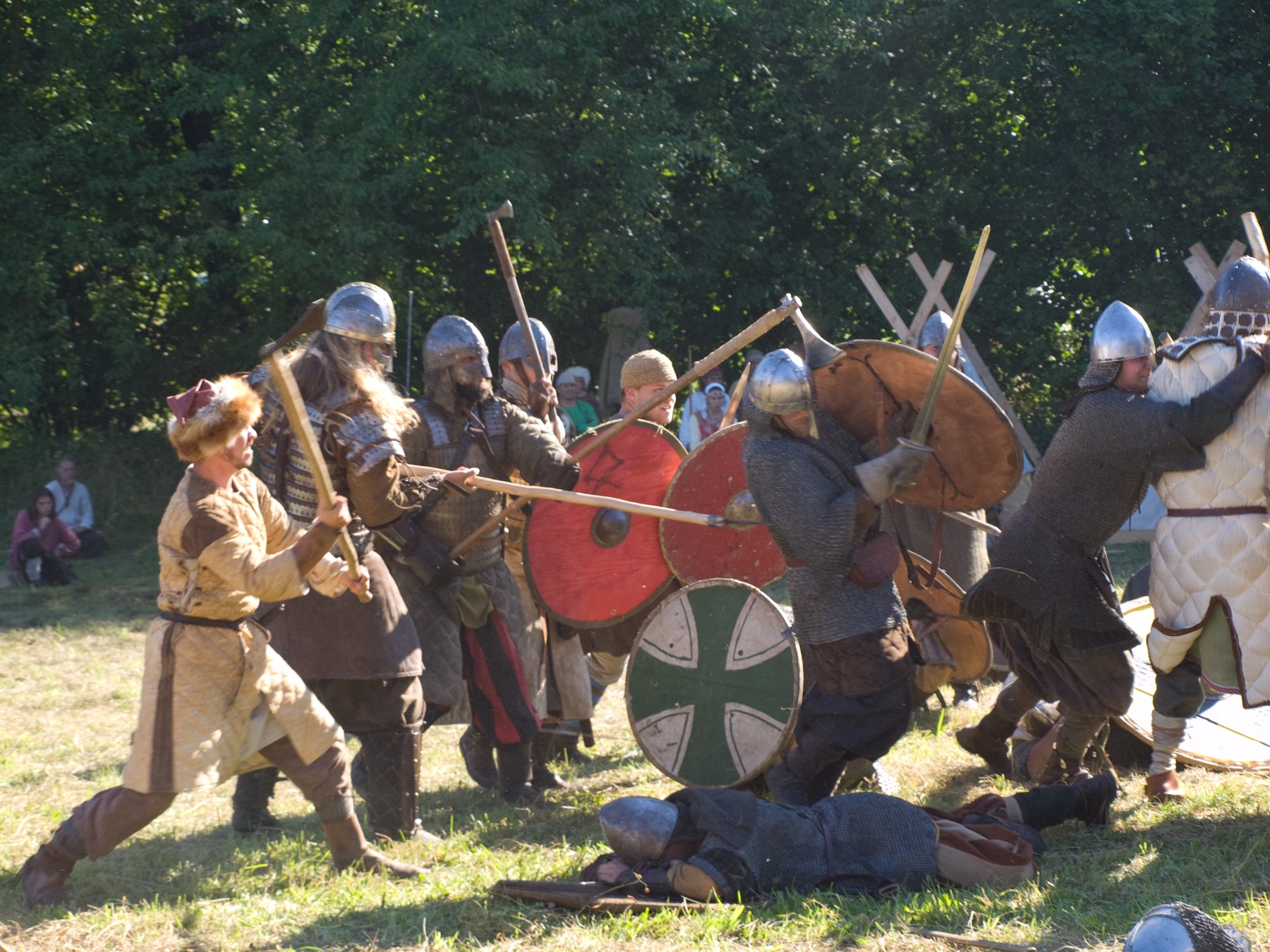 Reenactment raně středověké bitvy